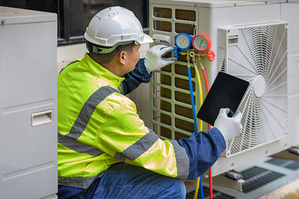 Professional Hvac technician working in Woodway, WA